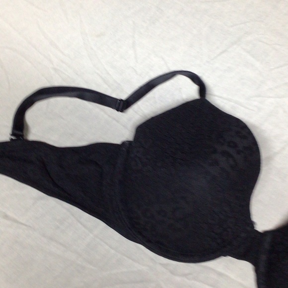 PINK Victoria's Secret Black Lace Bra - Picture 5 of 9